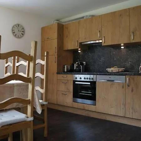 Chalet-App-Garten *